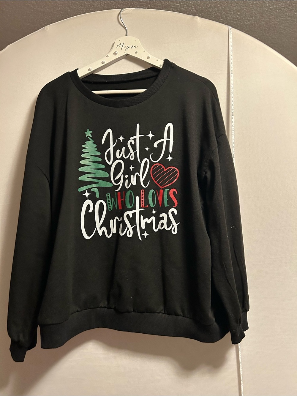 SHEIN Black Holiday Graphic Crewneck Sweatshirt with Green & Red Accents